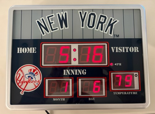 Vintage MLB New York Yankees Digital Scoreboard Wall clock, Team Sports ...