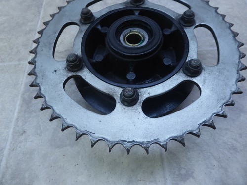 1996 Yamaha XJ600S Seca II Y283-1) rear wheel sprocket and carrier - Picture 4 of 12