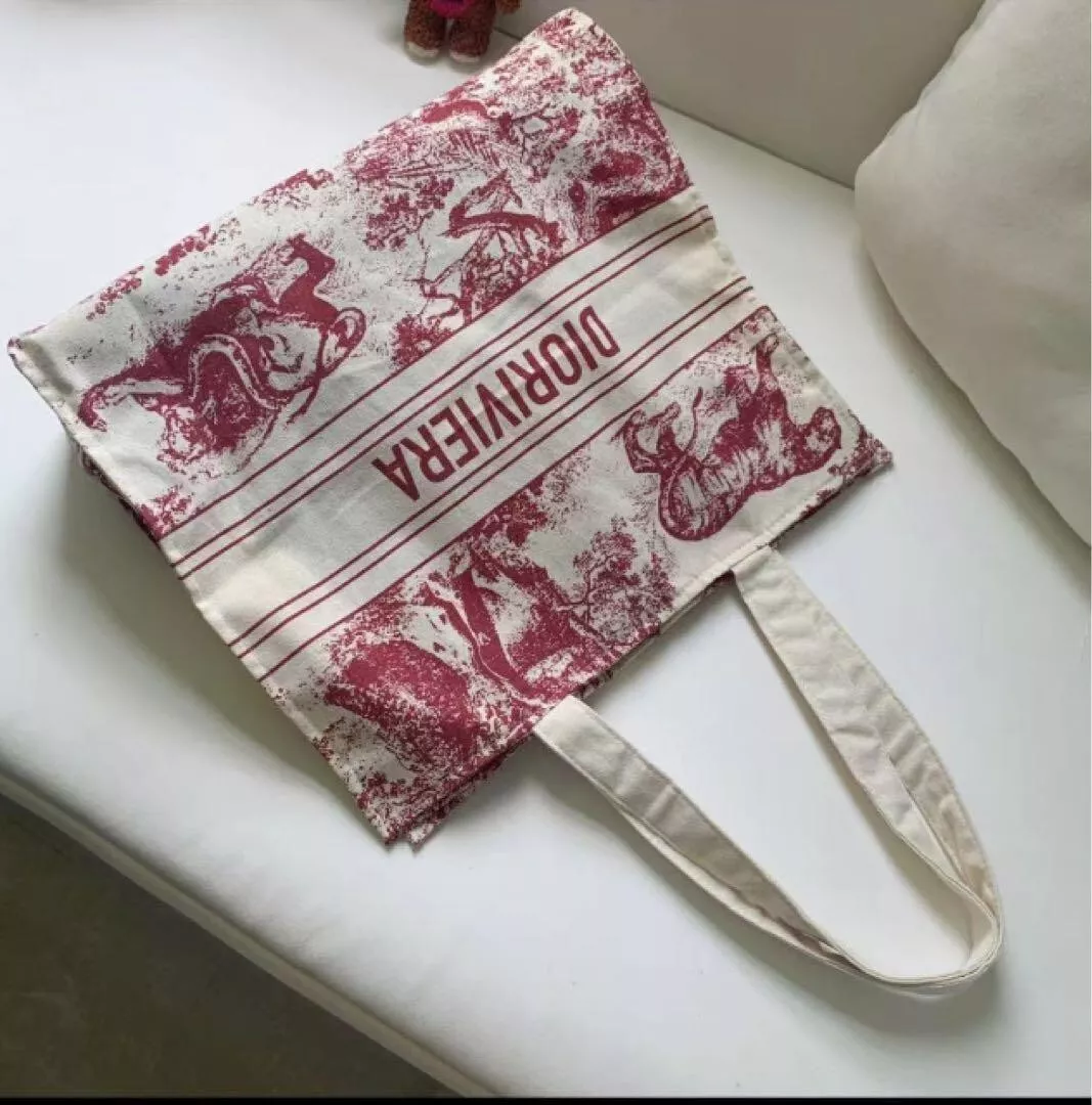 Sac fourre tout Christian Dior Wardujuy nouveauté rouge clients VIP Japon cadeau limité