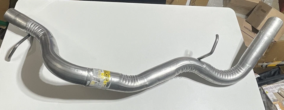 Tubo trasero Walker 54382 para Chevy Avalanche Suburban Yukon Chevrolet Tahoe GMC Foto 2 de 3