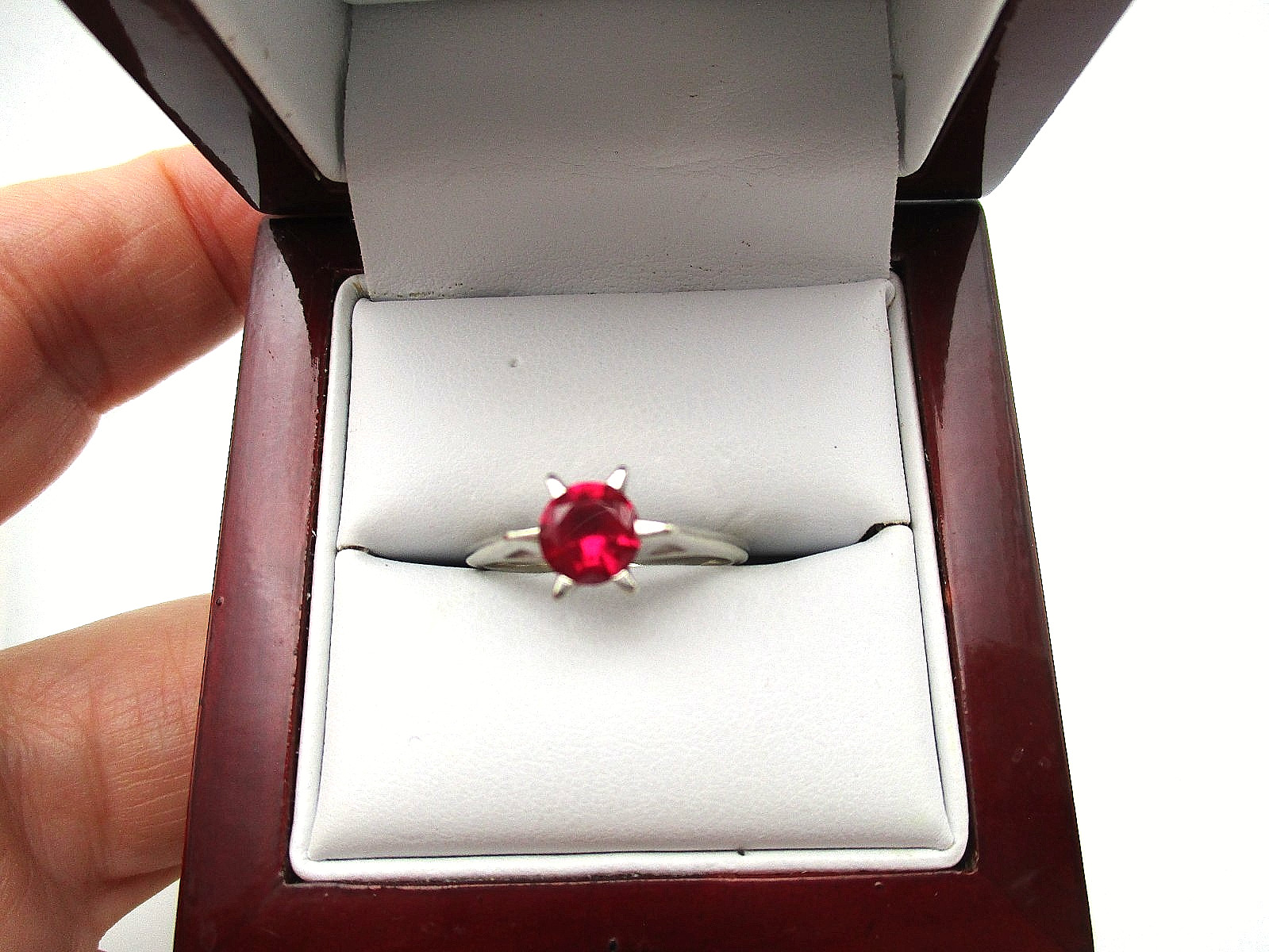 10K White Gold Ruby Solitaire Ring Size 7.50 - 7.… - image 11