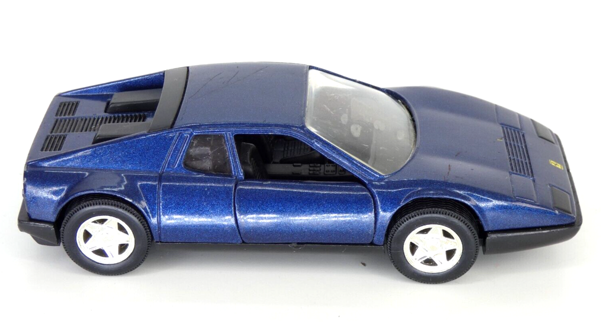 フェラーリ 365 GT4BB 1/43 ミニカー1973 ミニカー 1/18 1973 フェラーリ 365 GT4 BB 赤黒色 予約商品
