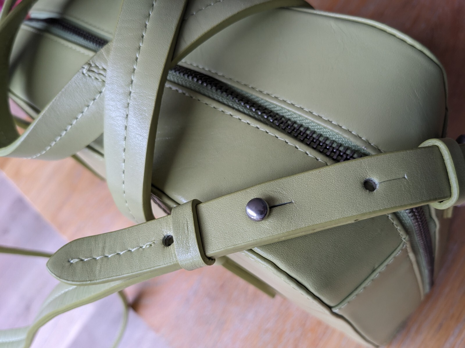 Beautiful Rectangular shaped tote leather shoulde… - image 10