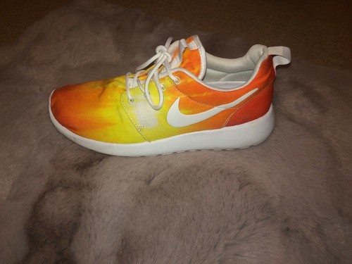 yellow trainers size 4
