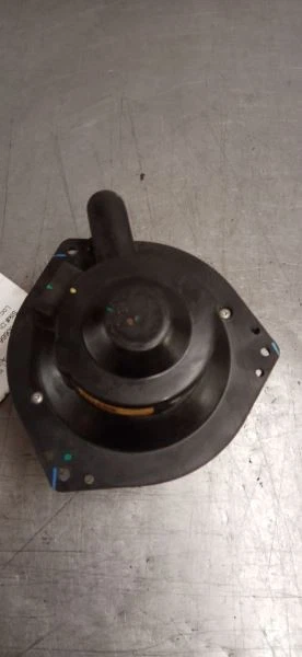 Blower Fan Motorfrom 2011 Chevrolet Colorado 8327572 - Image 2 of 4