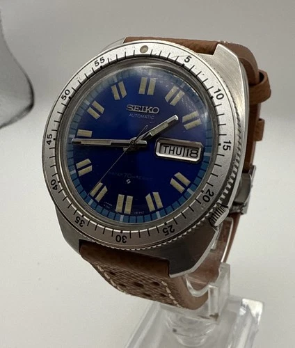 Vintage Seiko 6106-8589 Chervon Skin Diver Watch.