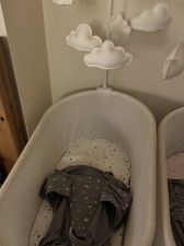 Happiest Baby Snoo Smart Sleeper Sky Mobile für Stubenwagen mit Wolken