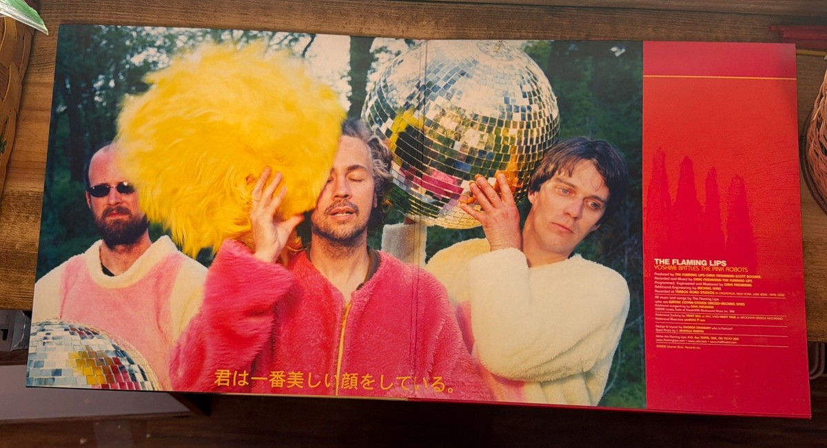 Yoshimi Battles the Pink Robots (Import) by The Flaming Lips