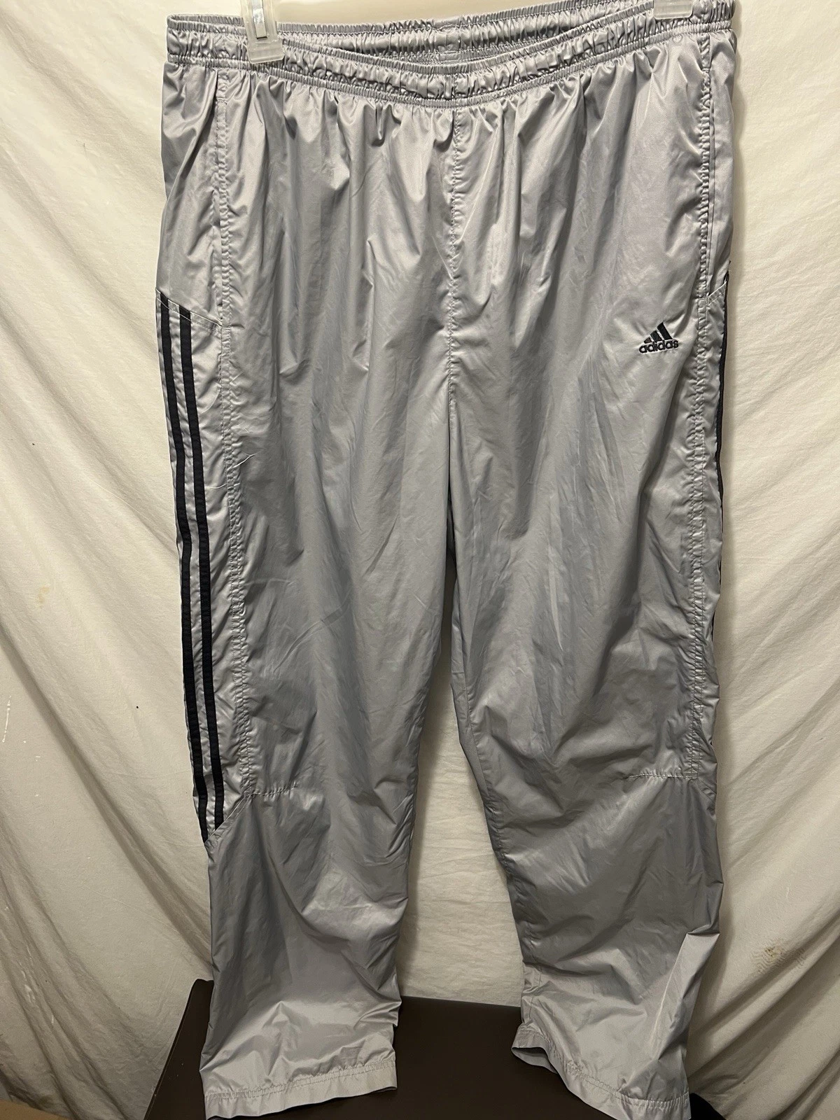 Adidas Mens 2000’s Gray Windbreaker Jogger Nylon Track Pants Sz XXL P2
Opens in a new window or tab