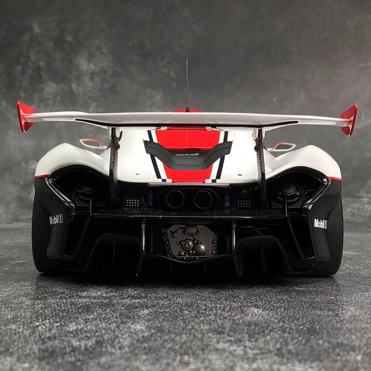 Autoart 1/18 McLaren P1 GTR collectible car model White with Autoart 1/18 McLaren P1 GTR collectible car model White with