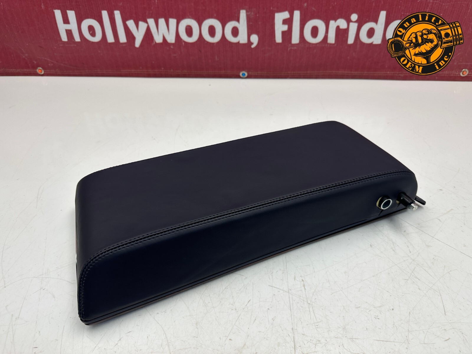 2003-2010 BENTLEY CONTINENTAL GT COUPE - REAR CENTER SEAT ARMREST LID OEM 49kmil