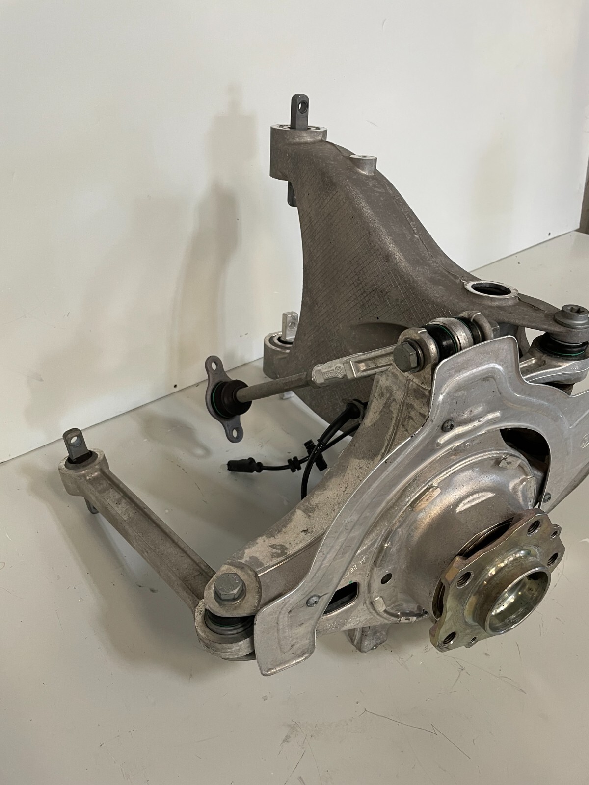 Ferrari California Right Rear SPINDLE KNUCKLE ARM 238468 237828 245702