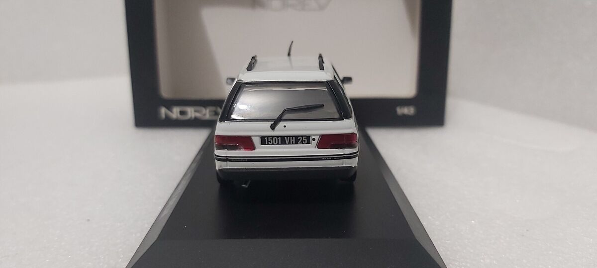Peugeot 405 SRI Break White 1:43 Norev 1st Edition Extremely Peugeot 405 SRI Break White 1:43 Norev 1st Edition Extremely