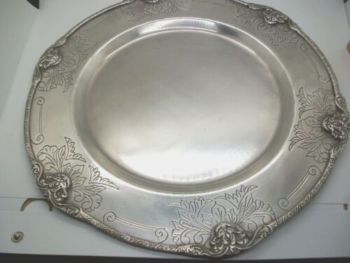 Vintage Metall Runde Platte 8 Zoll Ladegeräte 13 Zoll Geätzte Verdunkelte Details 2er Set - Bild 3 von 6
