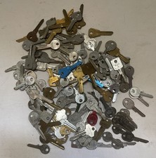 VINTAGE KEYS LOT VARIETY OF SIZES TYPES BRANDS DOORS DESKS PADLOCK 2.8 LBS