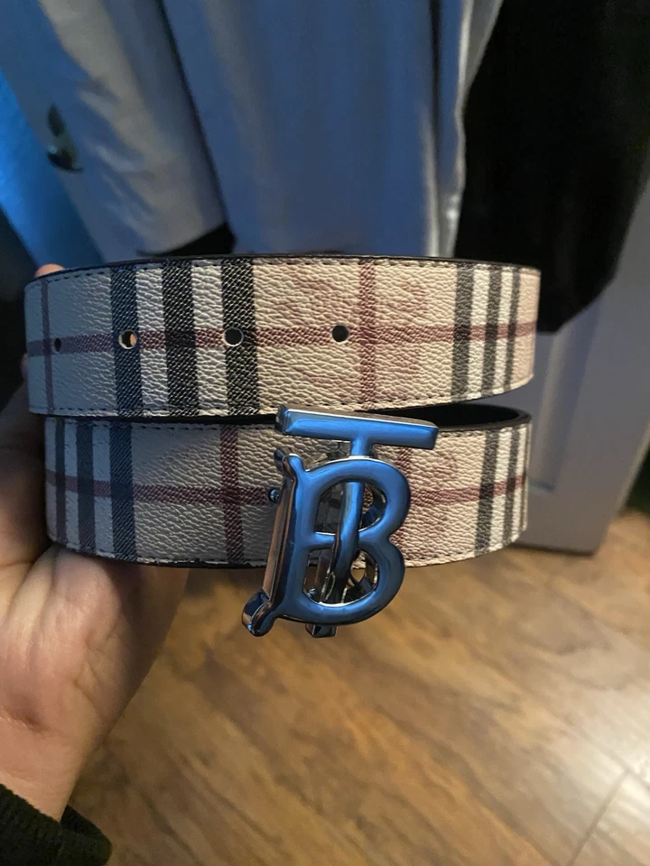 Cinto Burberry xadrez reversível TB preto/castanho ajuste cintura tamanho 34-44 ótimo estado - Imagem 4 de 4