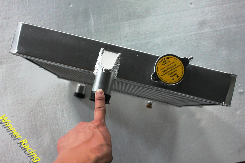 Radiador de aluminio Fit TRIUMPH TR4A 1965-1967 56 MM Foto 4 de 4