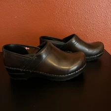 Sanita Professional Clogs Women's Size 38 / US 8 Cabrio Brown Leather Shoes