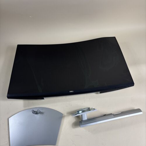 Dell 32" Curved 4K UHD Monitor - Silver (READ)