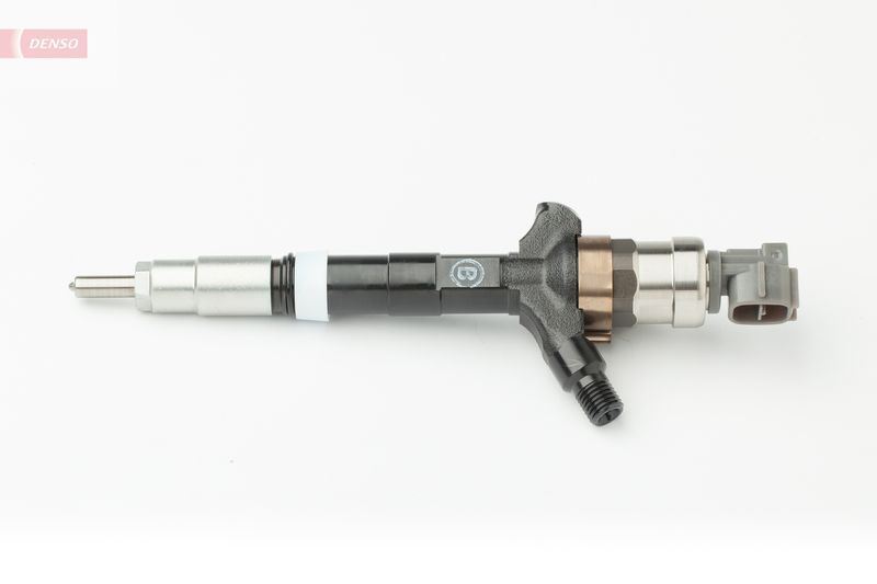 Injector Nozzle Fits Toyota Dyna Hilux Hilux Vigo Hiace DENSO DCRI100940
