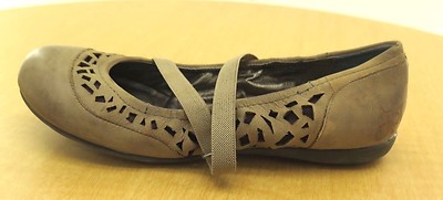 NEW Womens OTBT Marion Flat Mary Jane Brown - Size 6.5 M
