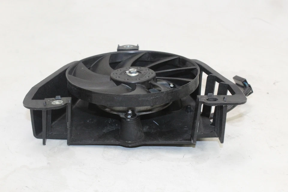 Ventilador de refrigeración del radiador del motor Yamaha Yzf R3 2015-18 2 ms-e2405-00-00 OEM Foto 2 de 4