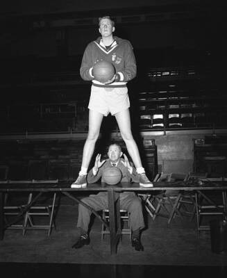 Clyde Lovellete Standing On Table New York 1950 Basketball Old Photo