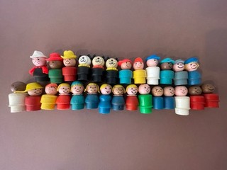 Vintage Fisher Price LITTLE PEOPLE maybe HTF lot Of 27 Wooden & Plastic
