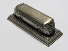 1940S FLXIBLE CO. CLIPPER INTERCITY BUS LOUDONVILLE OHIO SCALE MODEL PAPERWEIGHT
