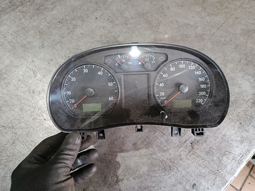 Original Tachoeinheit Kombiinstrument VW Polo 1.2 9N 6Q0920800P 197TKM