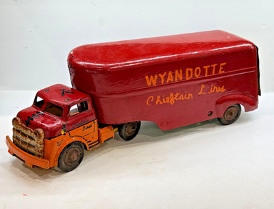 Vtg Wyandotte Cheiftan Lines Pressed steel tractor Trailer Red All Metal Prod/Co