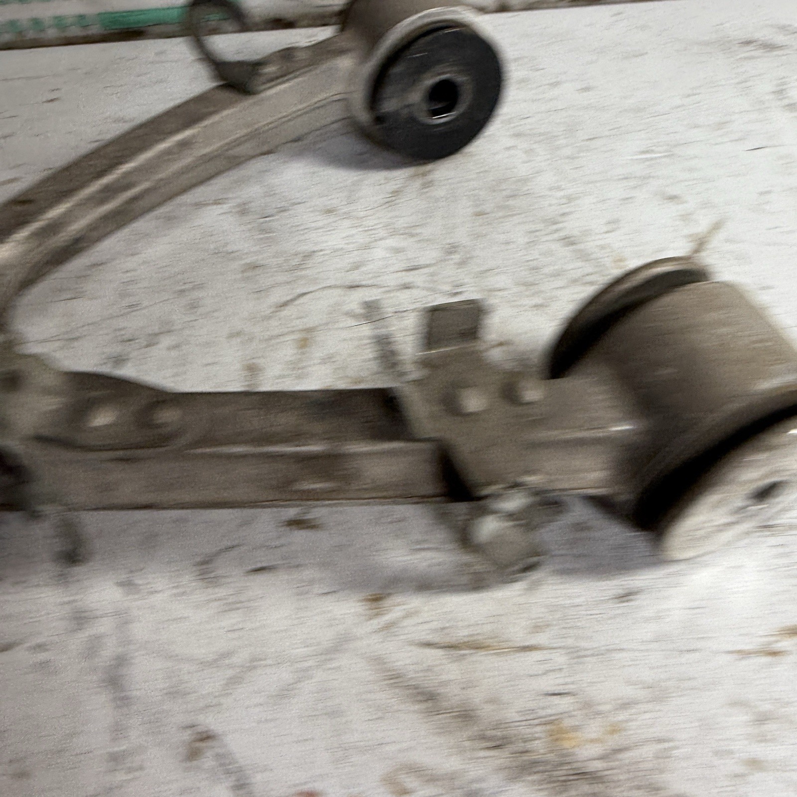 03-08 Maserati Quattroporte Left Front Upper Control Arm M139