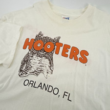 Vintage Hooters T-Shirt Orlando Florida Size XXL White Short Sleeve Made in USA