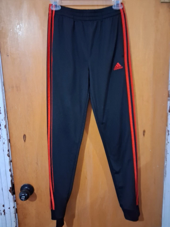 Pantalones deportivos Adidas para niños rojos negros auténticos *COMO NUEVOS* Foto 2 de 3