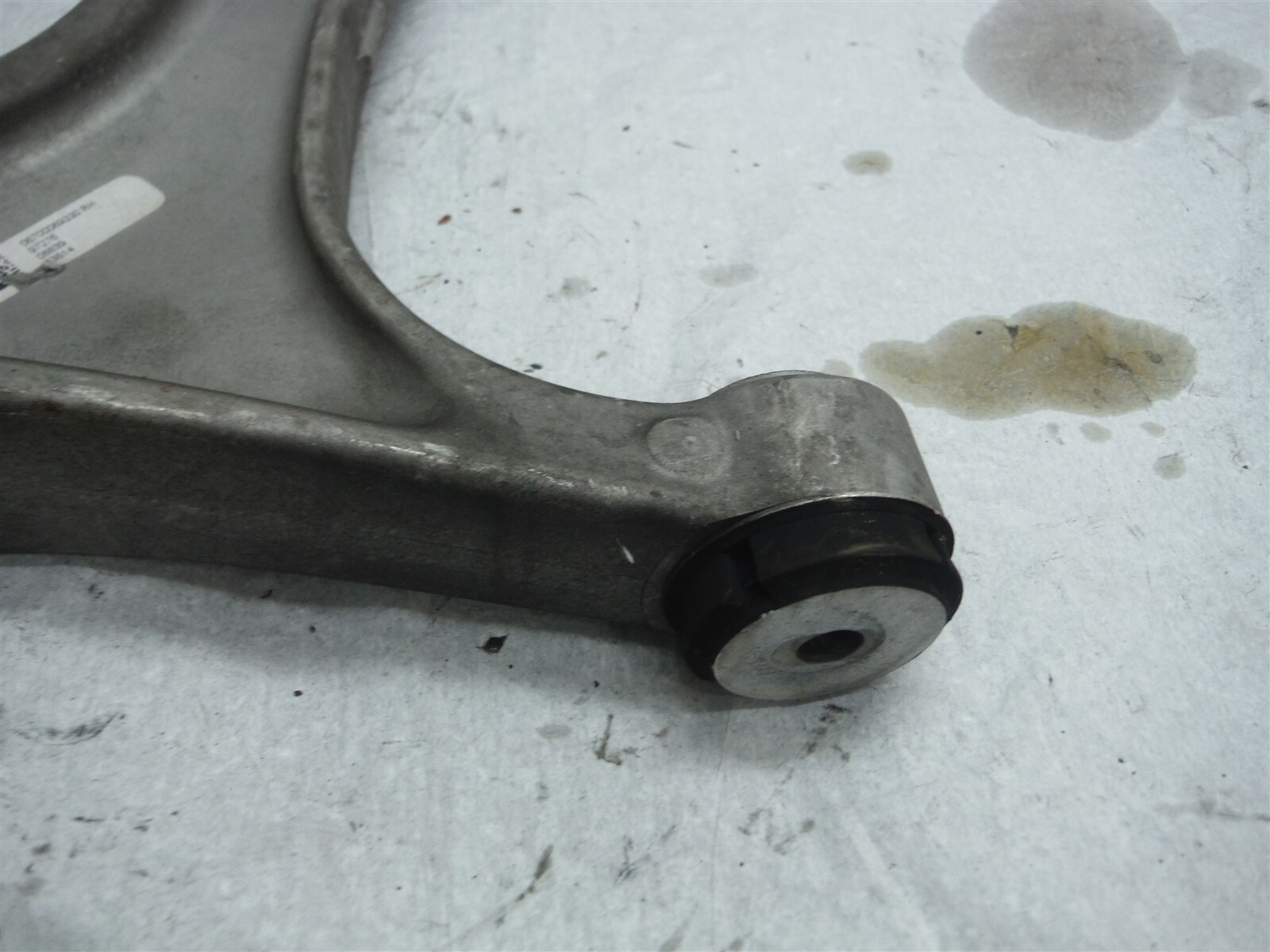 2014-2016 MASERATI QUATTROPORTE PASSENGER RIGHT LOWER CONTROL ARM 06700069330