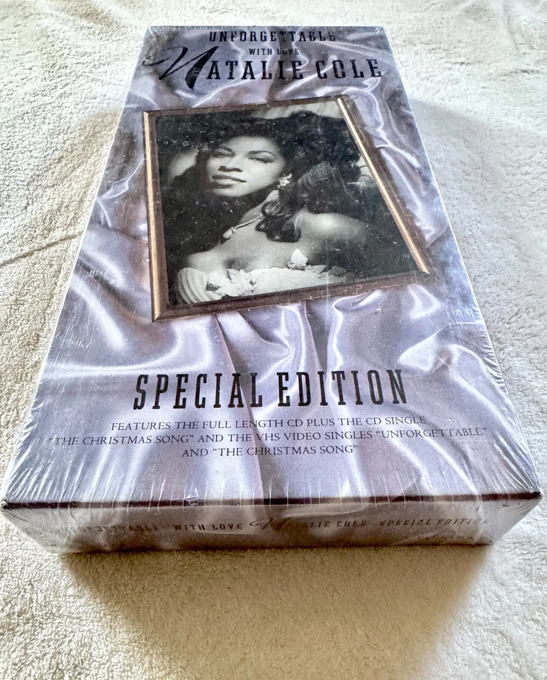 NATALIE COLE CD VHS SPECIAL EDITION SEALED LONGBOX UNFORGETTABLE CHRISTMAS SET Foto 2 de 4