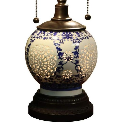 Tiffany Style Stained Glass Table Lamp 3-Light Blue White Floral Design 17x21in - Picture 2 of 6