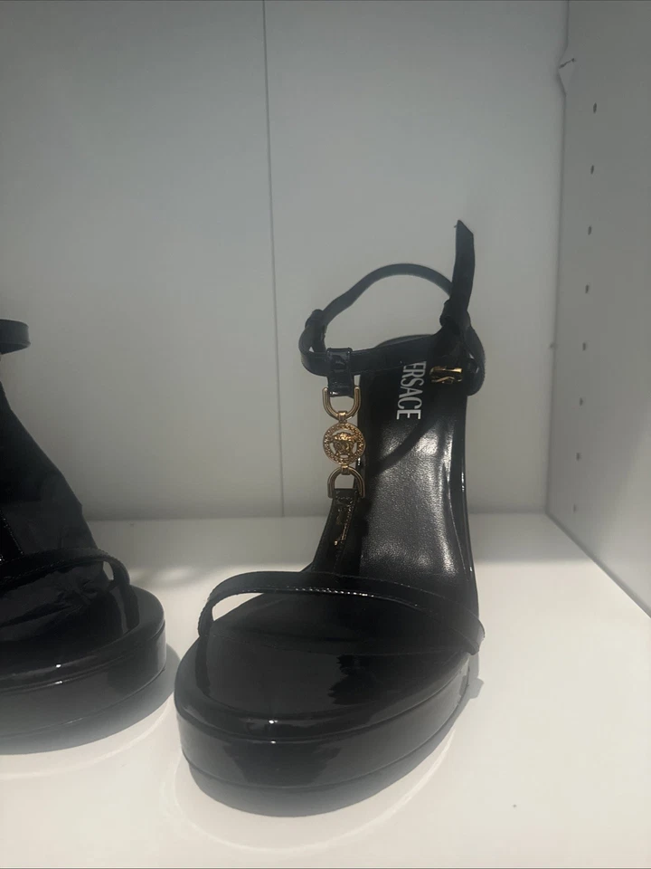 Tacón Versace 39.5 o US 8.5 Foto 3 de 4