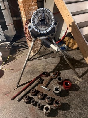 RIDGID Pipe Threading Machine Set w/ Dies, Cutter, Ratchet . 