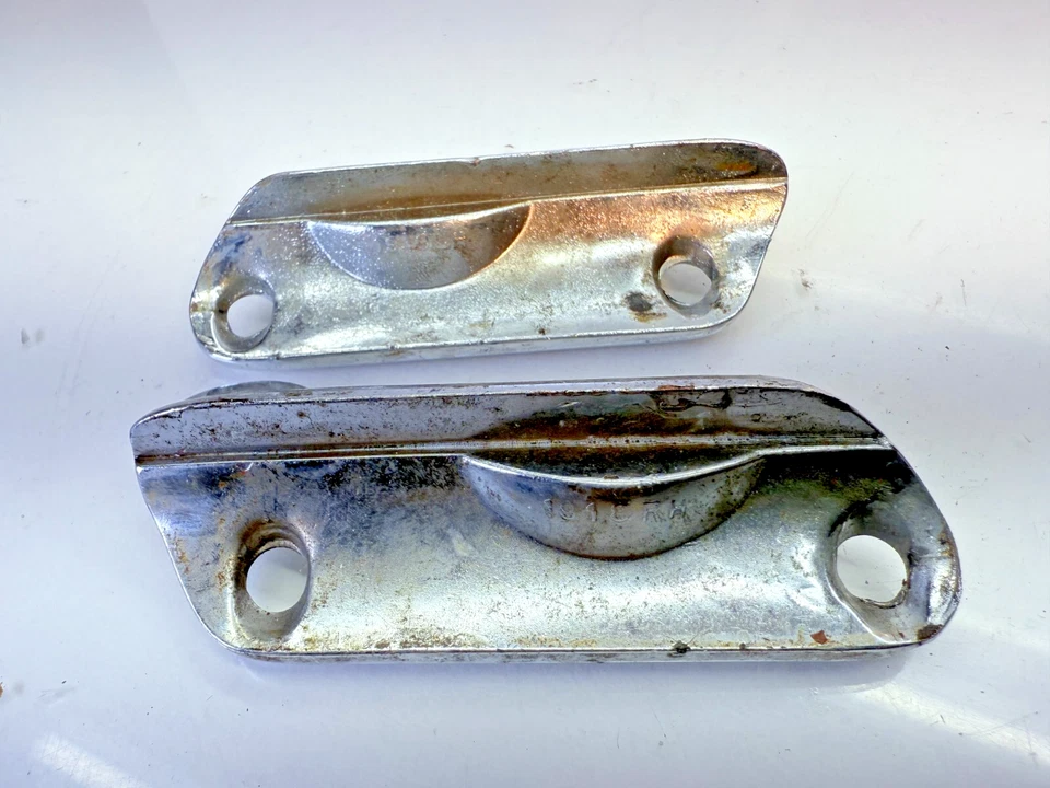 Оригинальная накладка на верхнюю защелку для кабриолета Chevy Impala 1958 - 1960 годов выпуска 59 B60-17 - Изображение 4 из 4