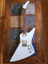 Cort Effector Explorer Hh Vintage '80s - White