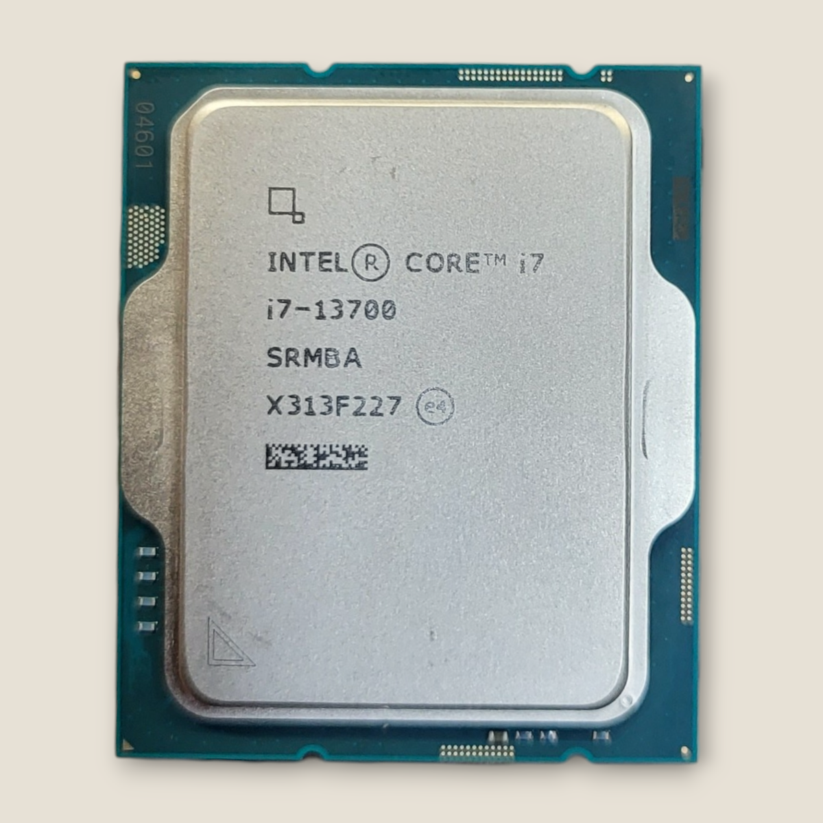 Intel Core i7-13700 Processor TURBO Boost 5.20Ghz SRMBA CPU 