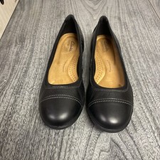 Clarks Collection Ultimate Comfort Black Flats. Size 8