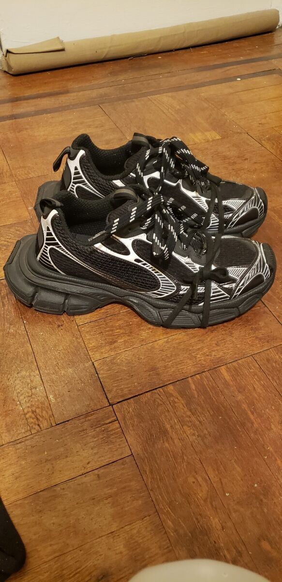 Balenciaga 3XL Sneaker Black Size 43 Comes With Original Box Balenciaga 3XL Sneaker Black Size 43 Comes With Original Box