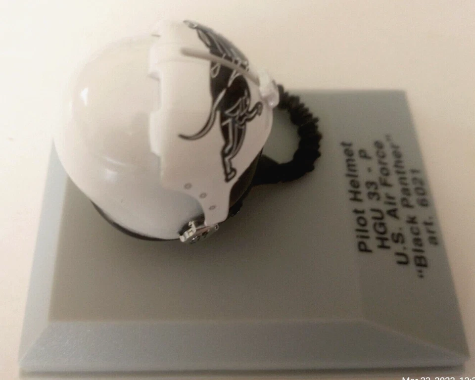 Casco de piloto CDC Armour escala 1:8 diecast HGU 33/P Black Panther #6021 Foto 4 de 4