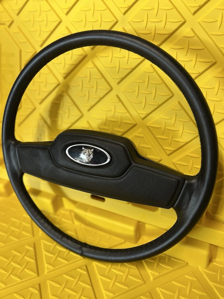 85 Jaguar XJ6 Serie III 1980-1987 3 Volante Vintage OEM 74K Donante Foto 3 de 4