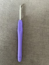 Woobles Reginald The Peacock crochet hook 4.0mm