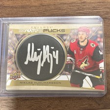 Upper Deck Trilogy Signature Pucks Niklas Hjalmarsson Coyotes Autograph