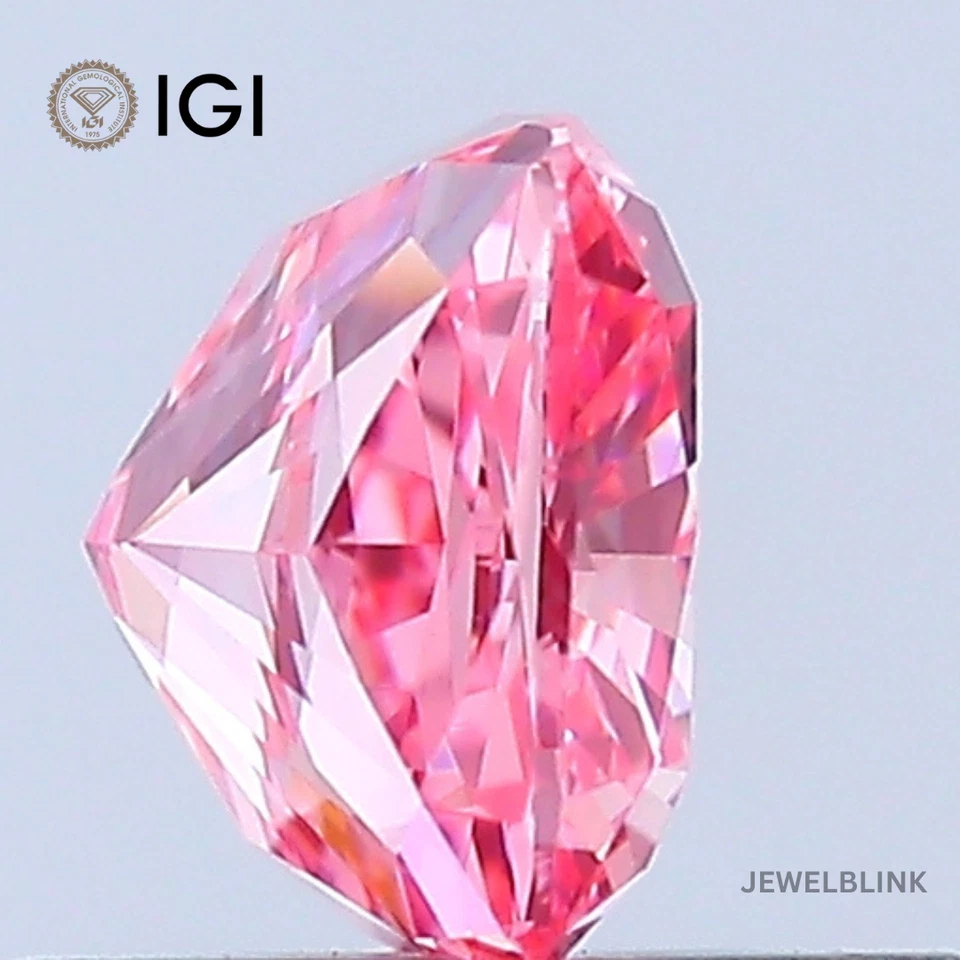 IGI Certified 0.93 Carat Fancy Vivid Pink VVS2 Cushion Cut CVD Lab Grown Diamond - Image 4 of 4