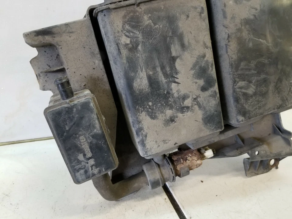 Lincoln Navigator 2003 bote de vapor de combustible de carbón Foto 3 de 4